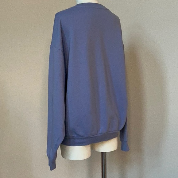 ALO Yoga lilac Blue Accolade Crew Neck Pullover - Picture 8 of 9